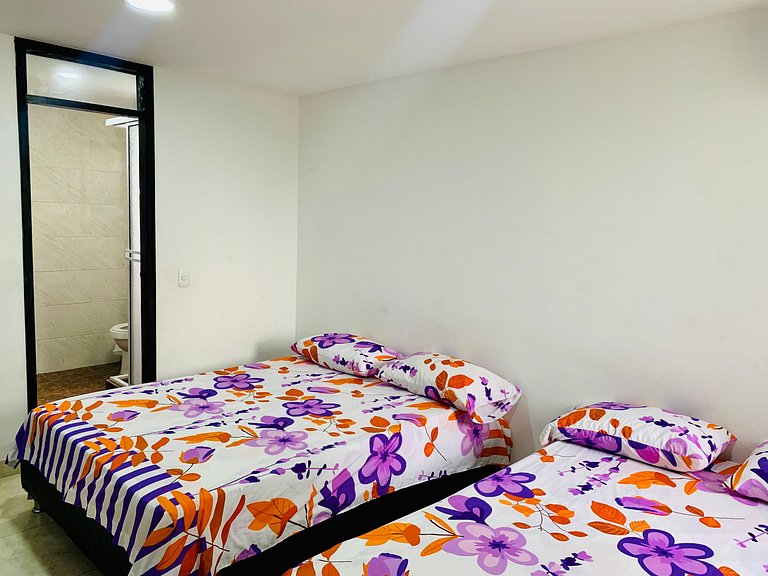 Bello apartamento Rodadero con Balcón Cerca al Mar