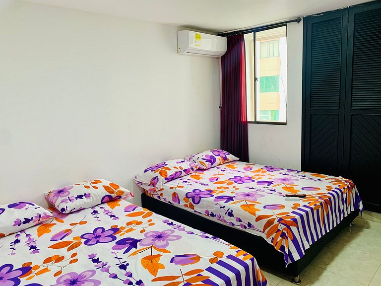 Bello apartamento Rodadero con Balcón Cerca al Mar