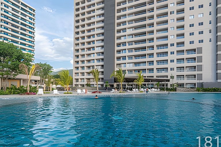 Hermoso Apartamento con Vista al Mar T1-182