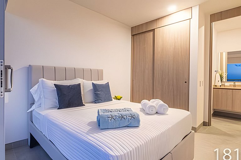 Hermoso Apartamento con Vista al Mar T1-182