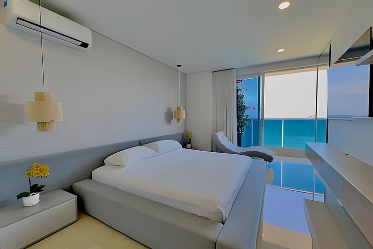 Espectacular Penthouse con Jacuzzi y Vista al Mar