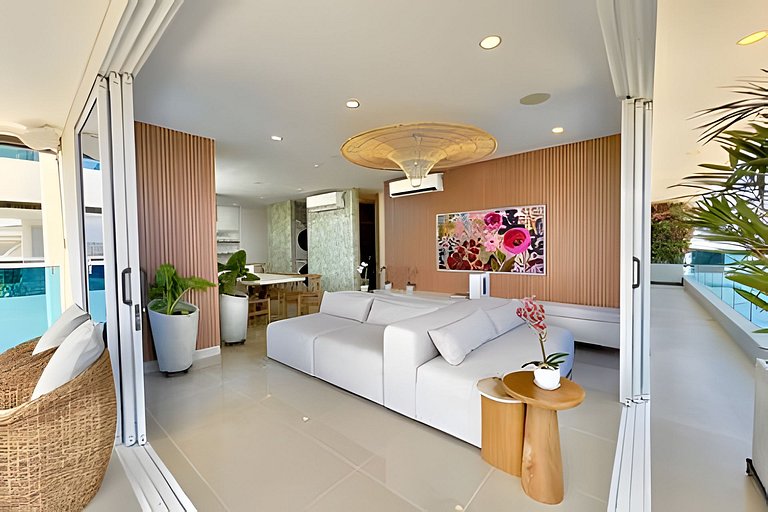 Espectacular Penthouse con Jacuzzi y Vista al Mar