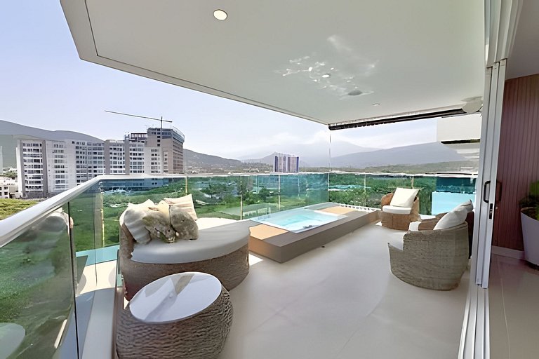 Espectacular Penthouse con Jacuzzi y Vista al Mar