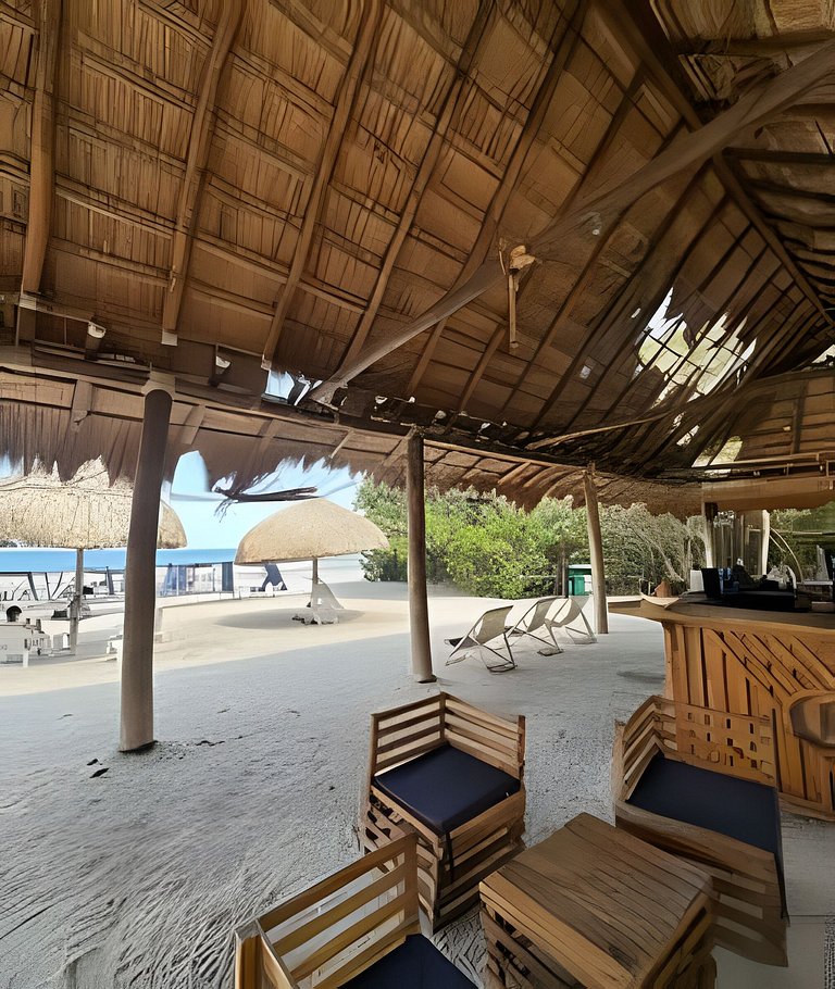 Espectacular Penthouse con Jacuzzi y Vista al Mar