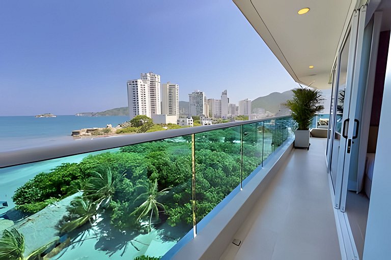 Espectacular Penthouse con Jacuzzi y Vista al Mar