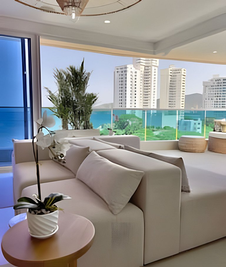 Espectacular Penthouse con Jacuzzi y Vista al Mar