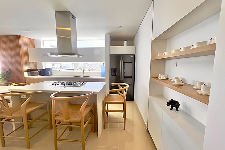 Espectacular Penthouse con Jacuzzi y Vista al Mar