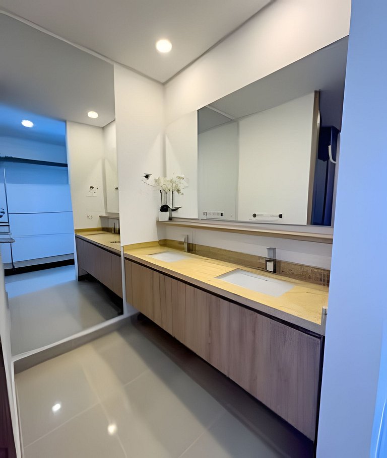 Espectacular Penthouse con Jacuzzi y Vista al Mar