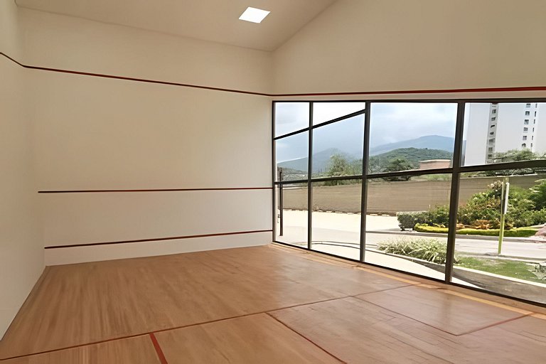 Ocean View and Modern Apartment, 8 people capacity