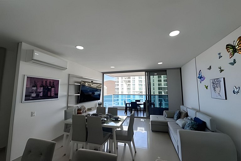 Ocean View and Modern Apartment, 8 people capacity