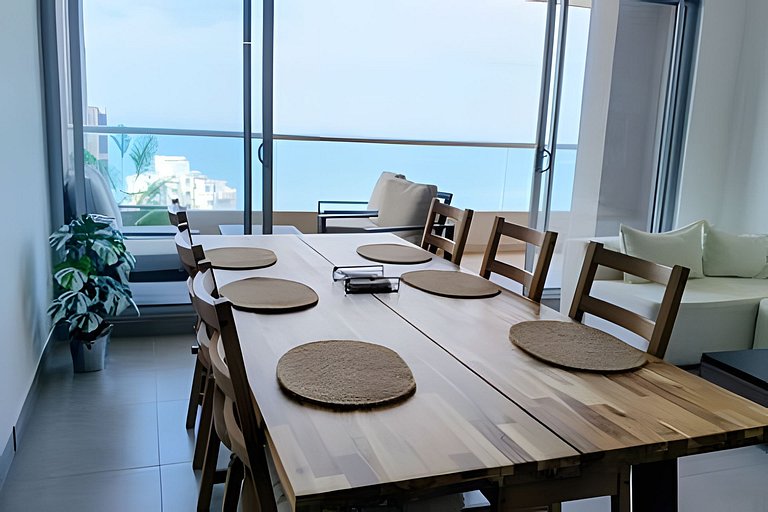 Amplio y bello Apartamento con Vista al Mar T2-158