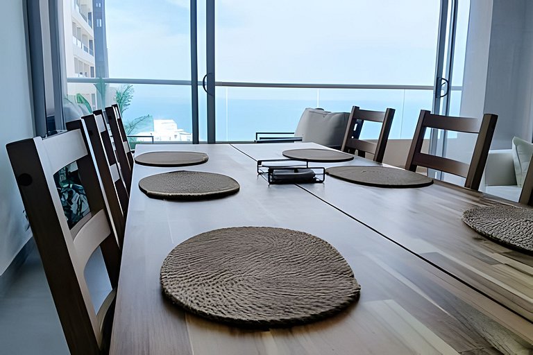 Amplio y bello Apartamento con Vista al Mar T2-158