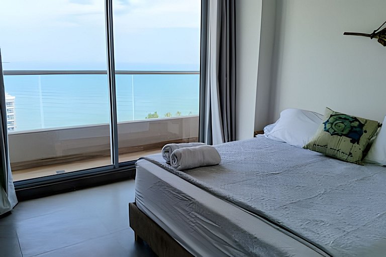 Amplio y bello Apartamento con Vista al Mar T2-158