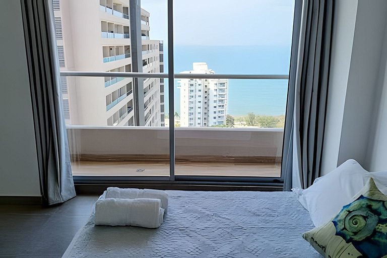 Amplio y bello Apartamento con Vista al Mar T2-158