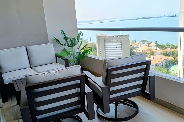 Amplio y bello Apartamento con Vista al Mar T2-158