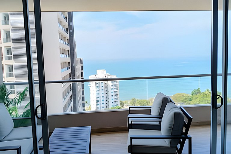 Amplio y bello Apartamento con Vista al Mar T2-158