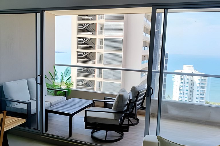 Amplio y bello Apartamento con Vista al Mar T2-158